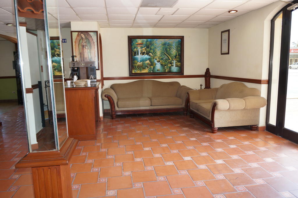 Maria Luisa Inn & Suites Juarez  部屋 写真