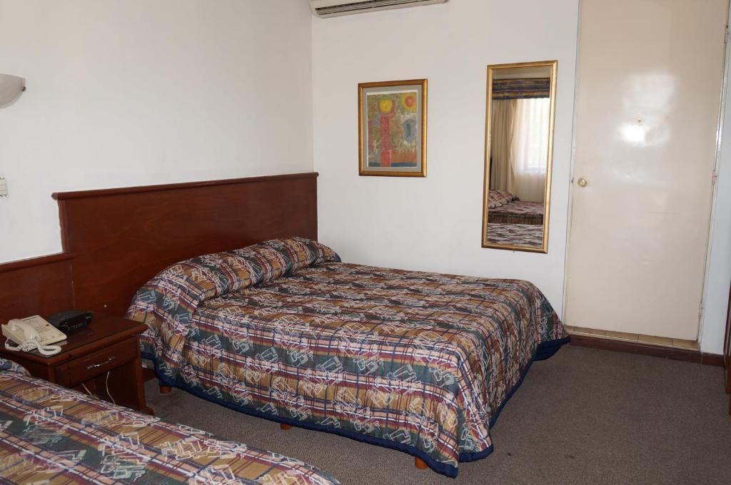 Maria Luisa Inn & Suites Juarez  エクステリア 写真