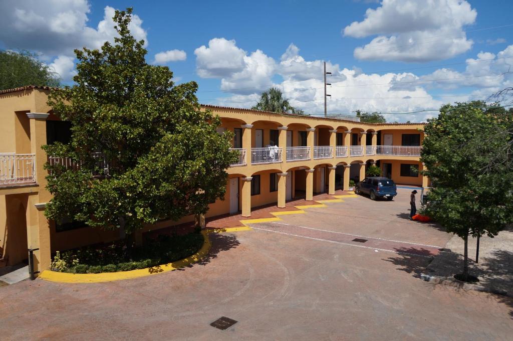 Maria Luisa Inn & Suites Juarez  エクステリア 写真