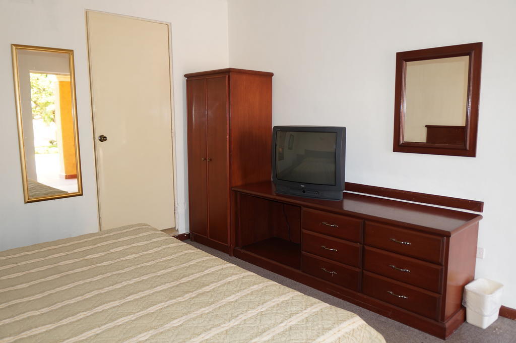 Maria Luisa Inn & Suites Juarez  エクステリア 写真