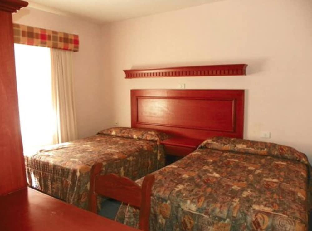 Maria Luisa Inn & Suites Juarez  エクステリア 写真